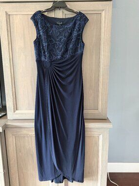 Women's Soutache Lace Cap-Sleeve Faux-Wrap Gown-size 10